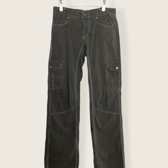 **SOLD DO NOT BUY **Cutest low rise Y2K cargo pants - Picture 13 of 15